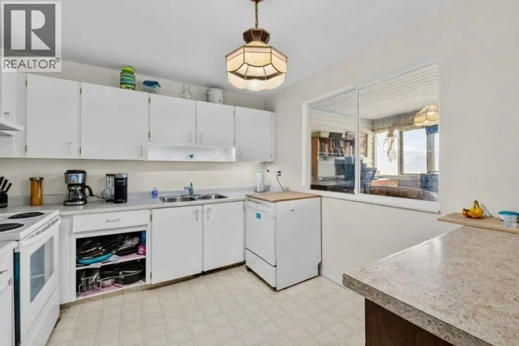 Photo 3 of 37 at #75 – 137 McGill Road