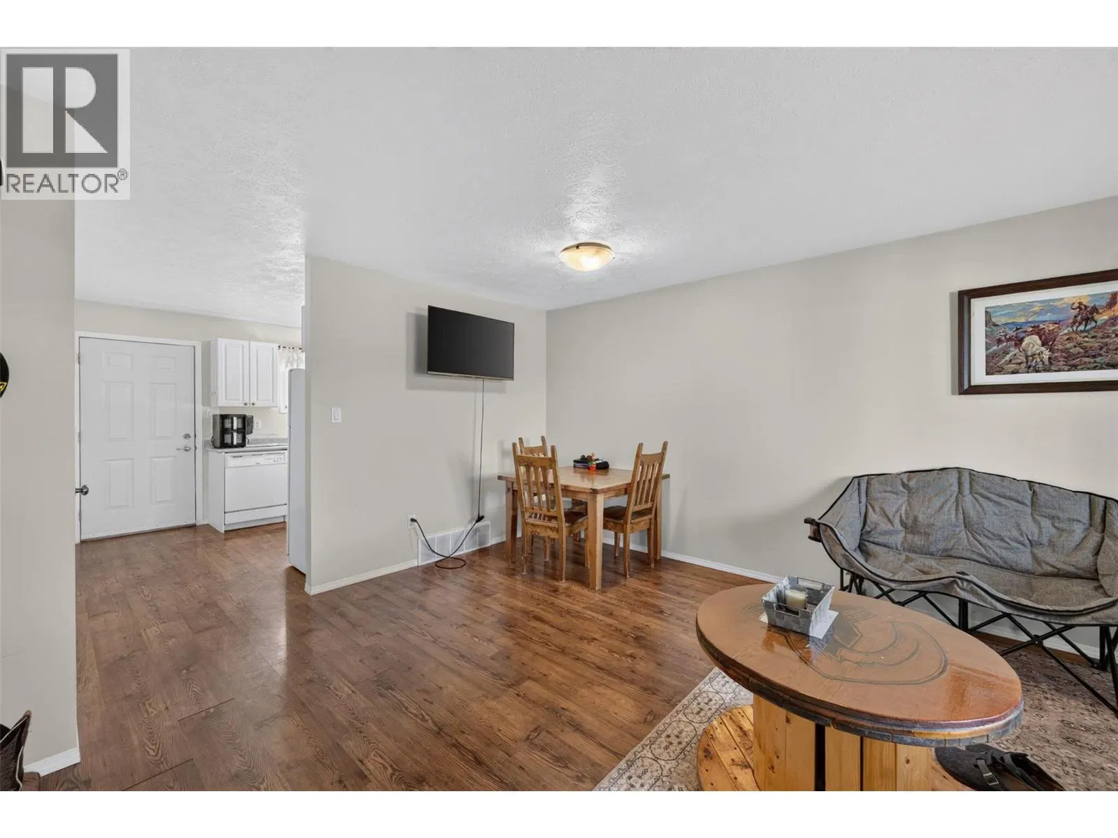 Photo 5 of 51 at 1717 102 Avenue