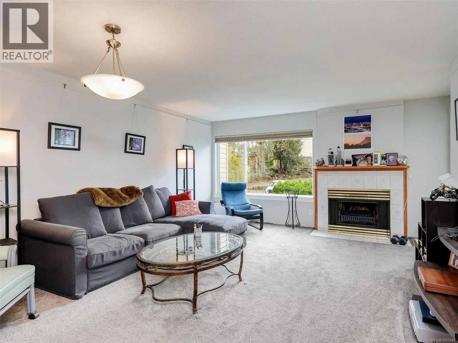 Photo 2 of 25 at #203 – 3260 Quadra Street