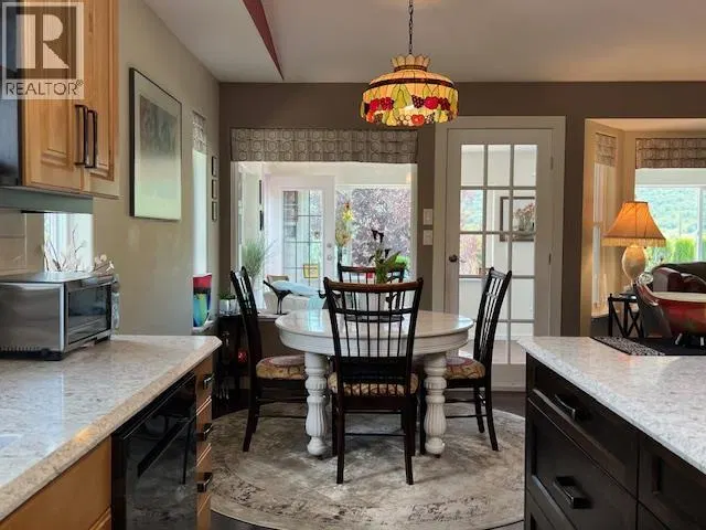 Photo 5 of 32 at 441 4th Street