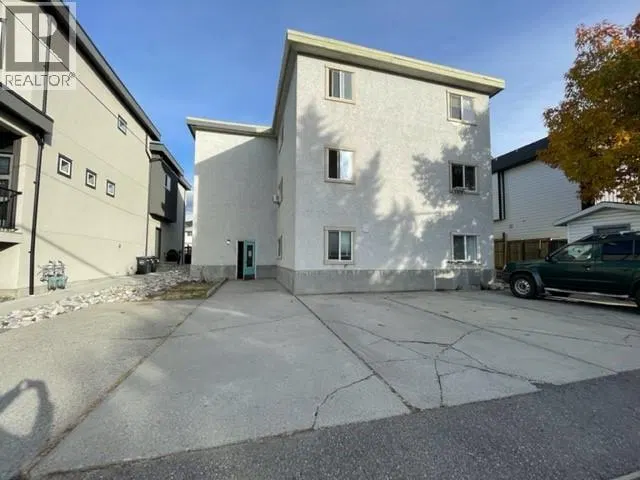Photo 2 of 14 at 631 Burns Street