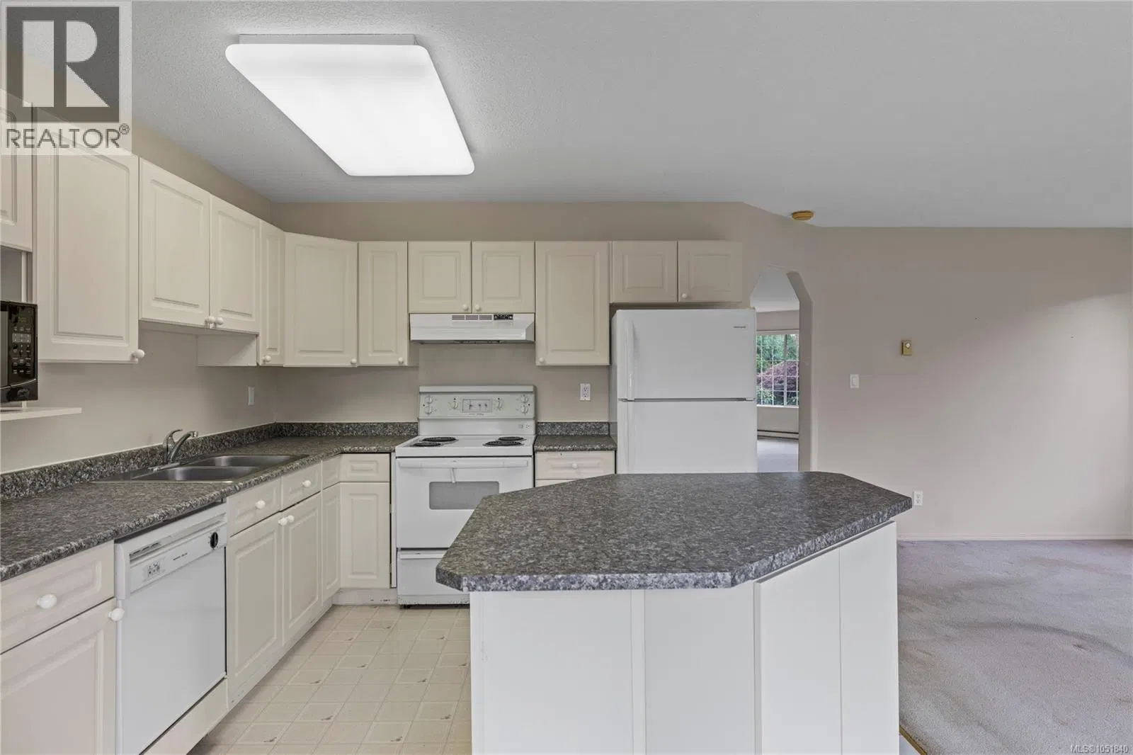 Photo 2 of 26 at 728 Banwell Court