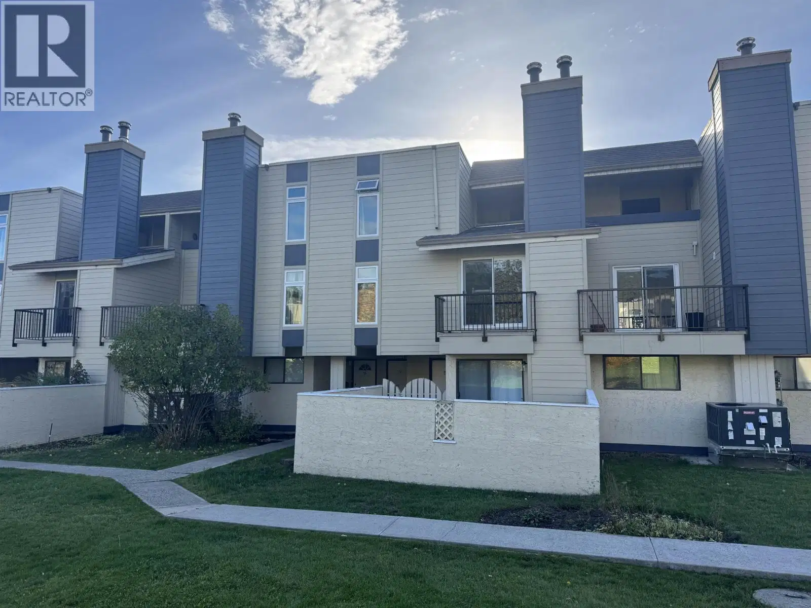 #12 – 800 SECOND Avenue