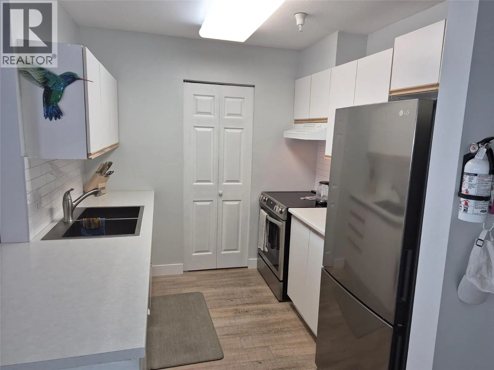 Photo 4 of 12 at #204 – 360 BATTLE Street