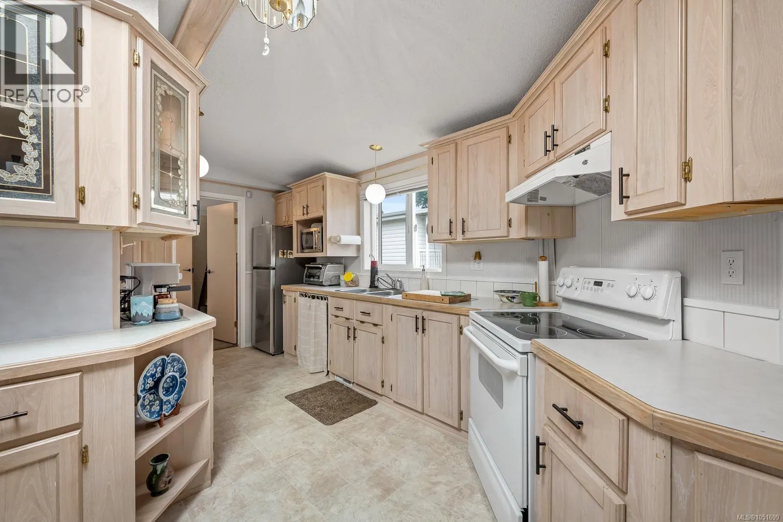 Photo 4 of 13 at #11 – 4714 Muir Road