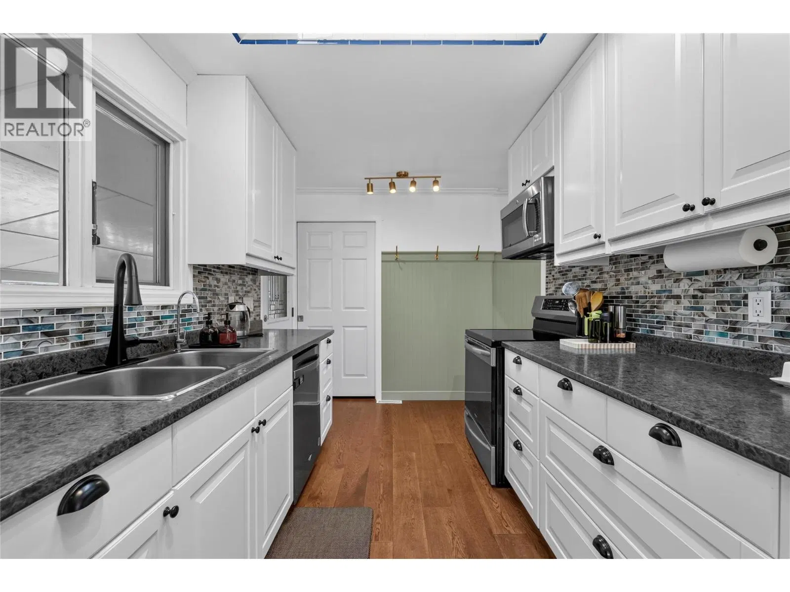 Photo 5 of 67 at 1270 Heustis Drive