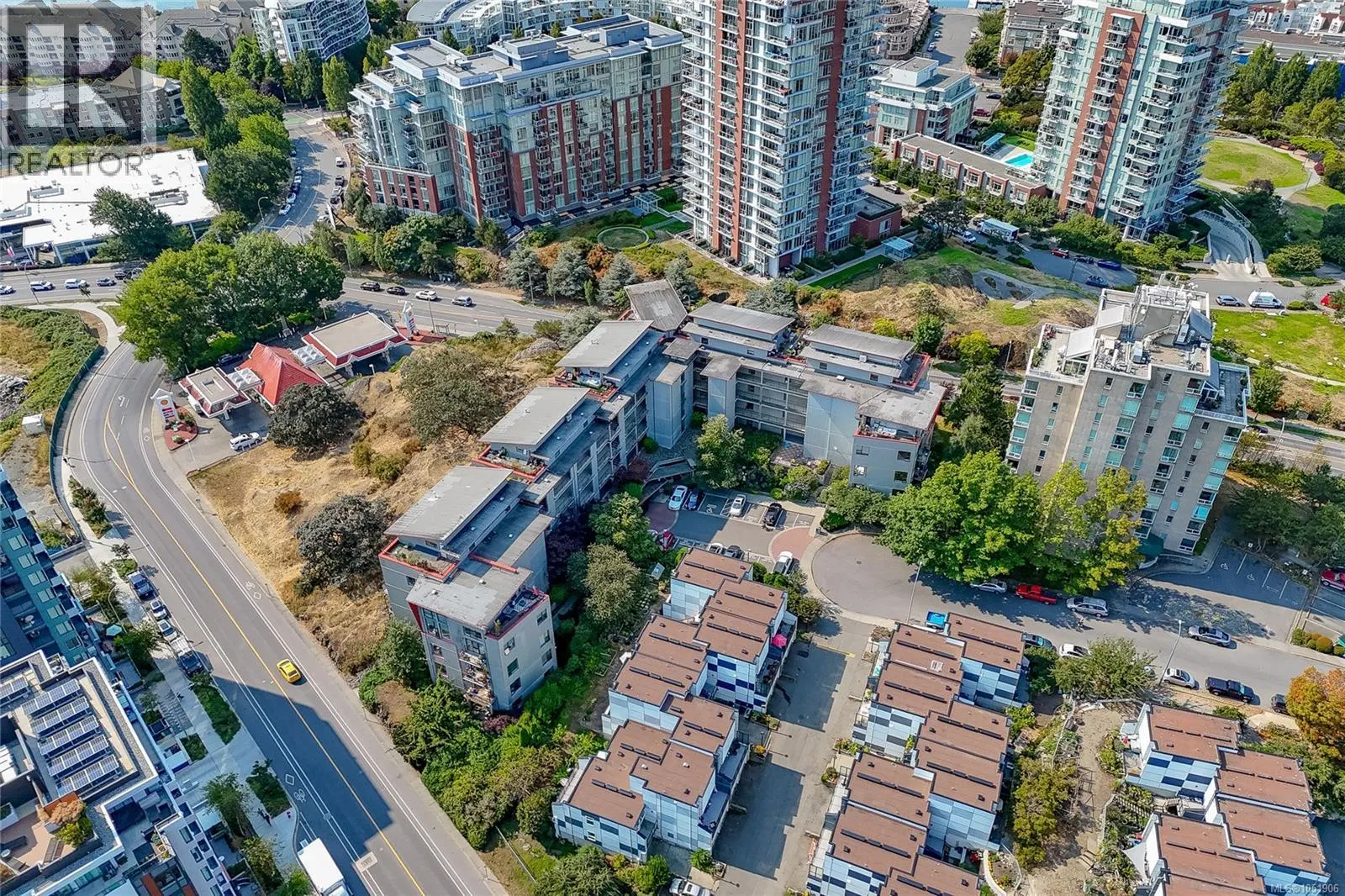 Photo 2 of 35 at #209 – 455 Sitkum Road