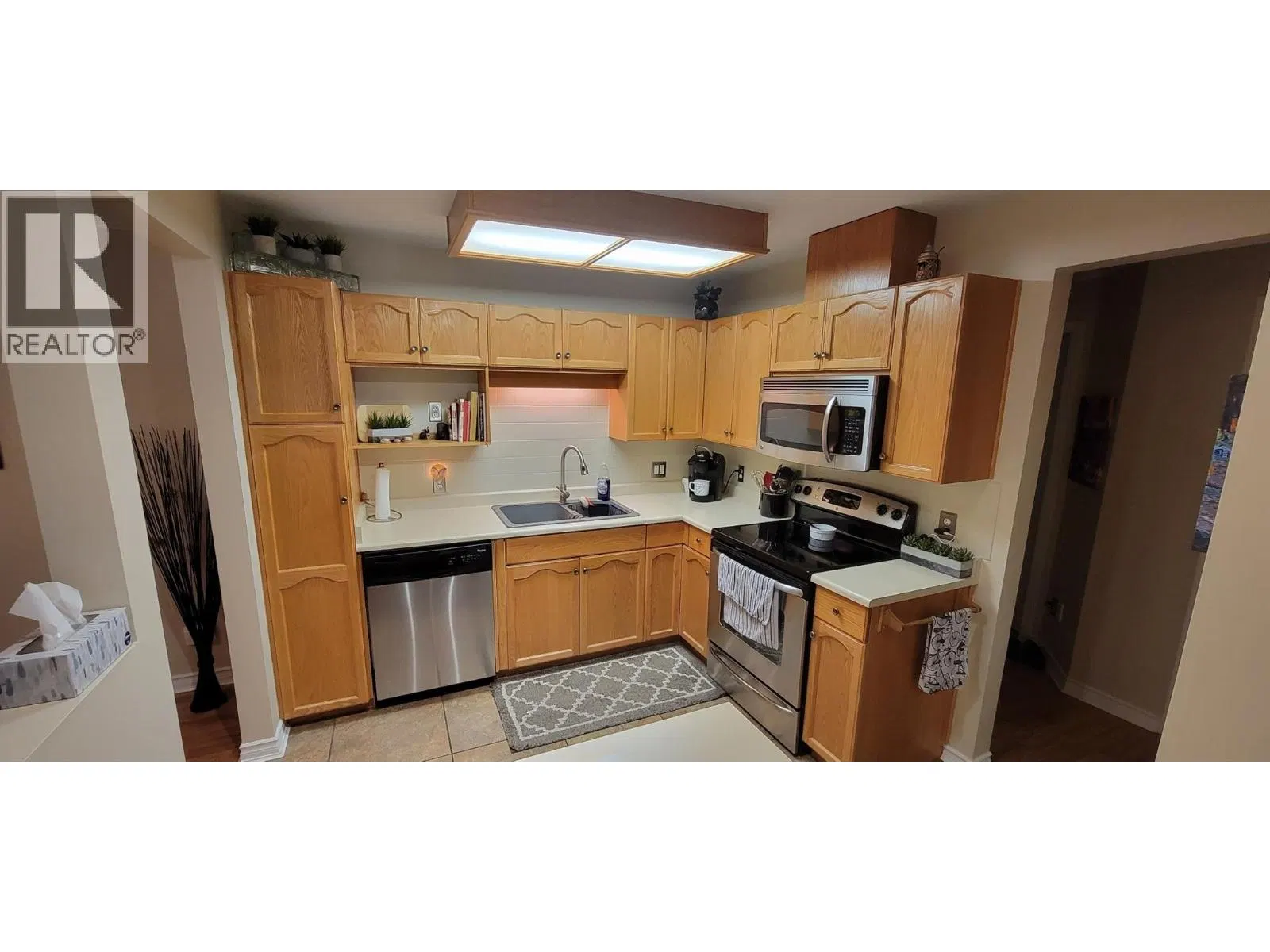Photo 3 of 24 at #311 – 1445 HALIFAX Street
