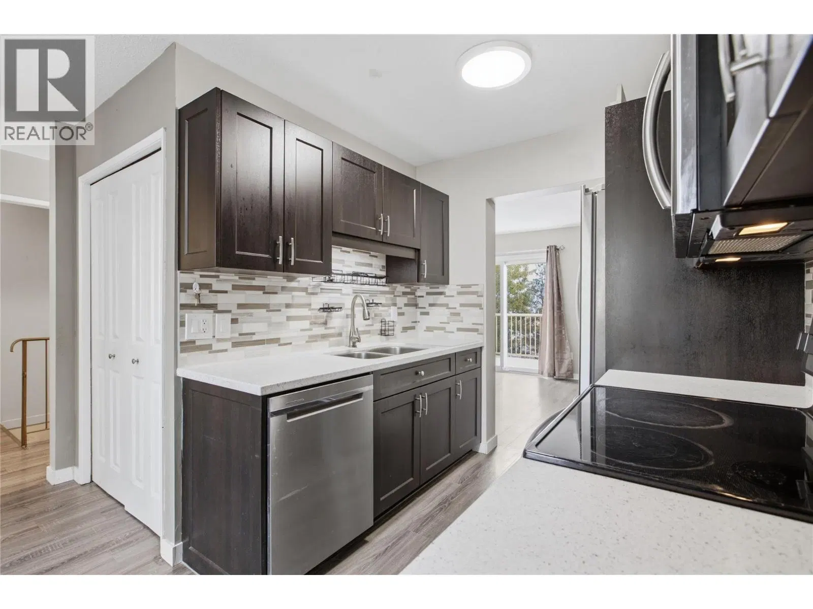 Photo 5 of 40 at #22 – 1469 Springhill Drive