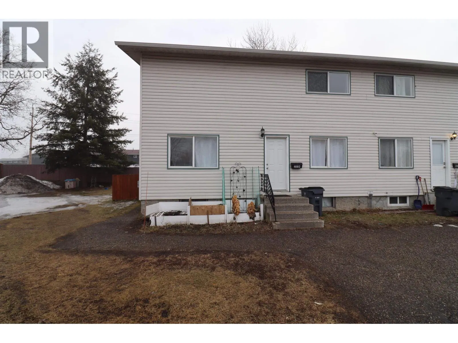 Photo 1 of 17 at 2114 STRATHCONA Avenue