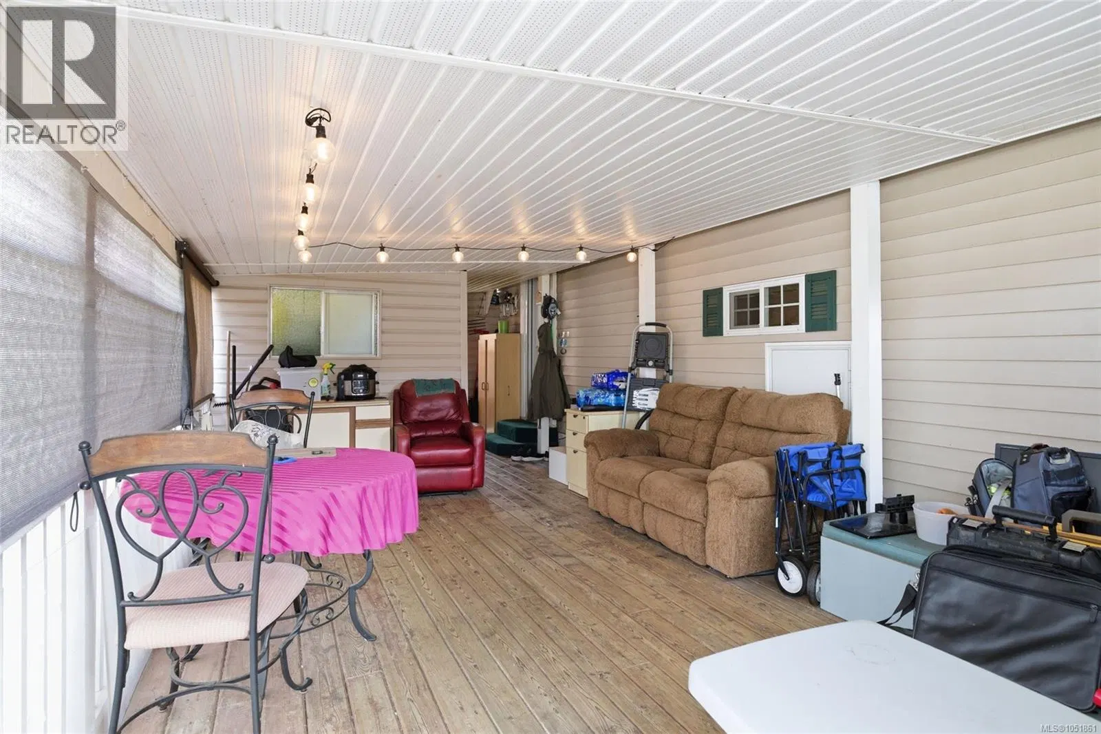 Photo 4 of 27 at 2118 Buttle Lake Way