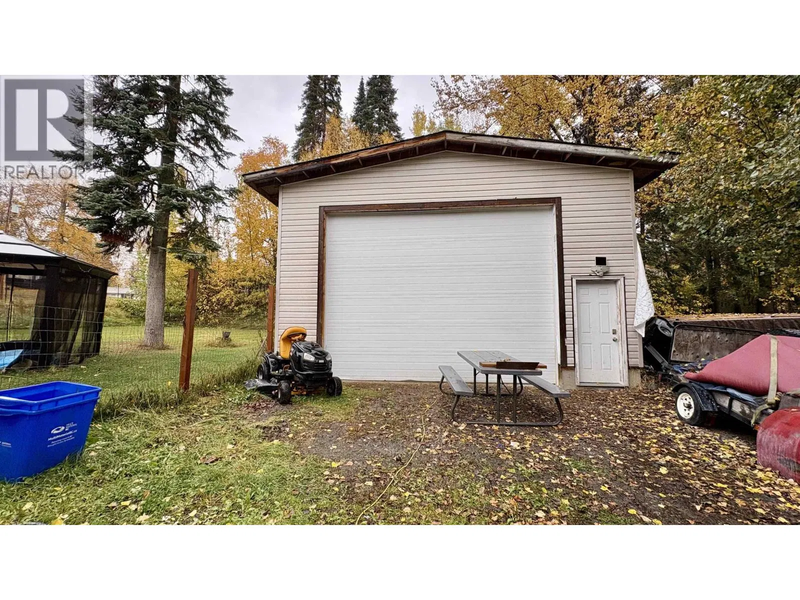 Photo 2 of 4 at 3644 WILLOWDALE Drive
