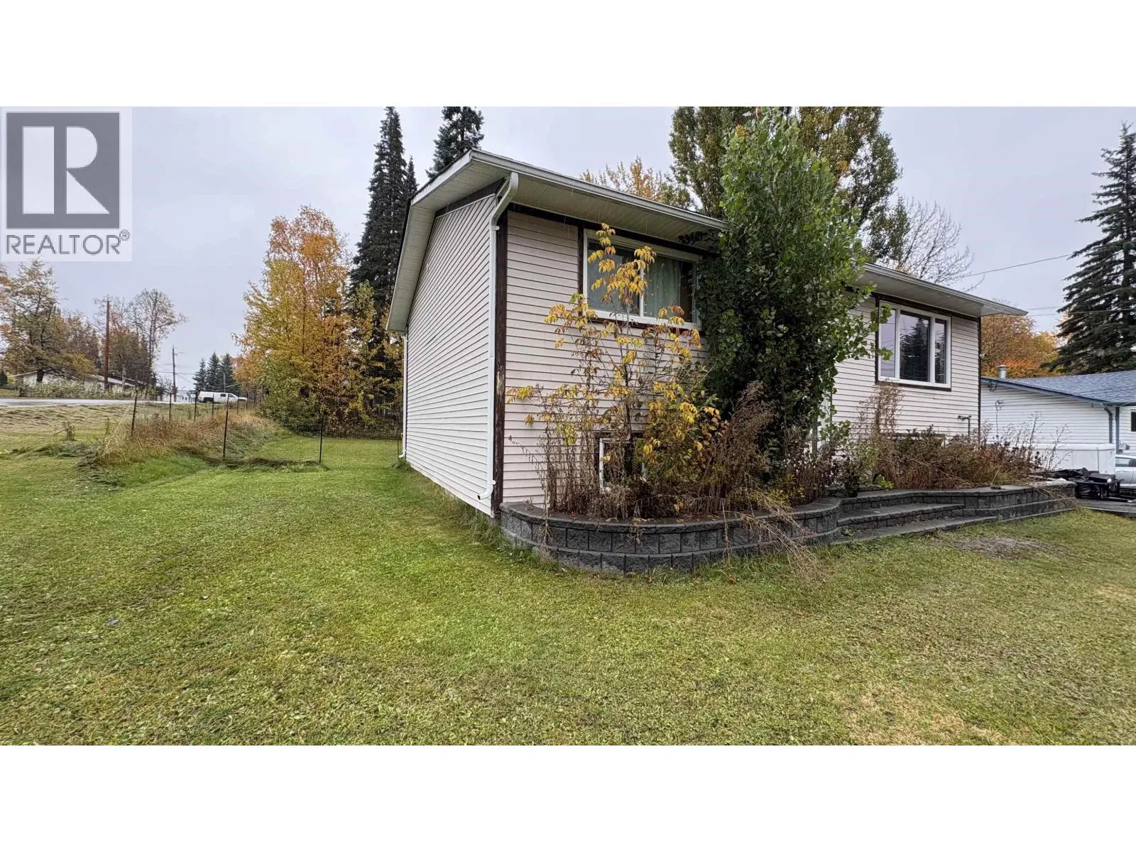 Photo 4 of 4 at 3644 WILLOWDALE Drive