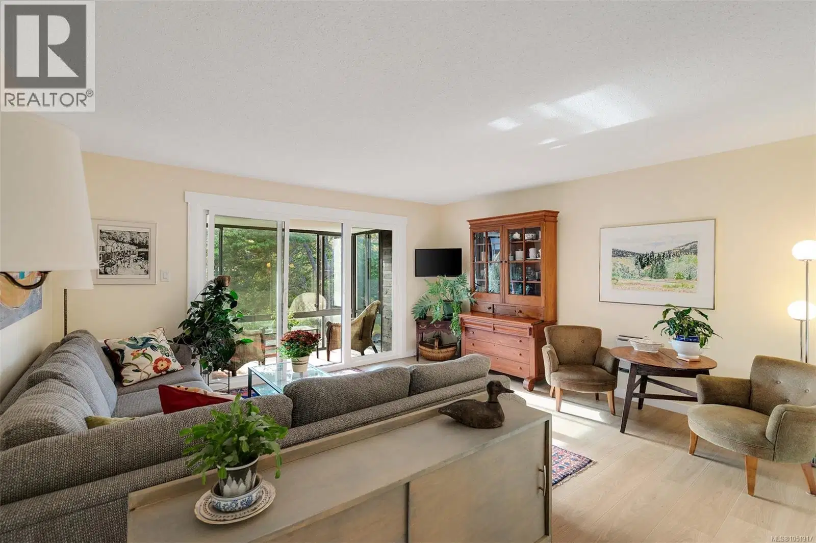 #416 – 1433 Faircliff Lane