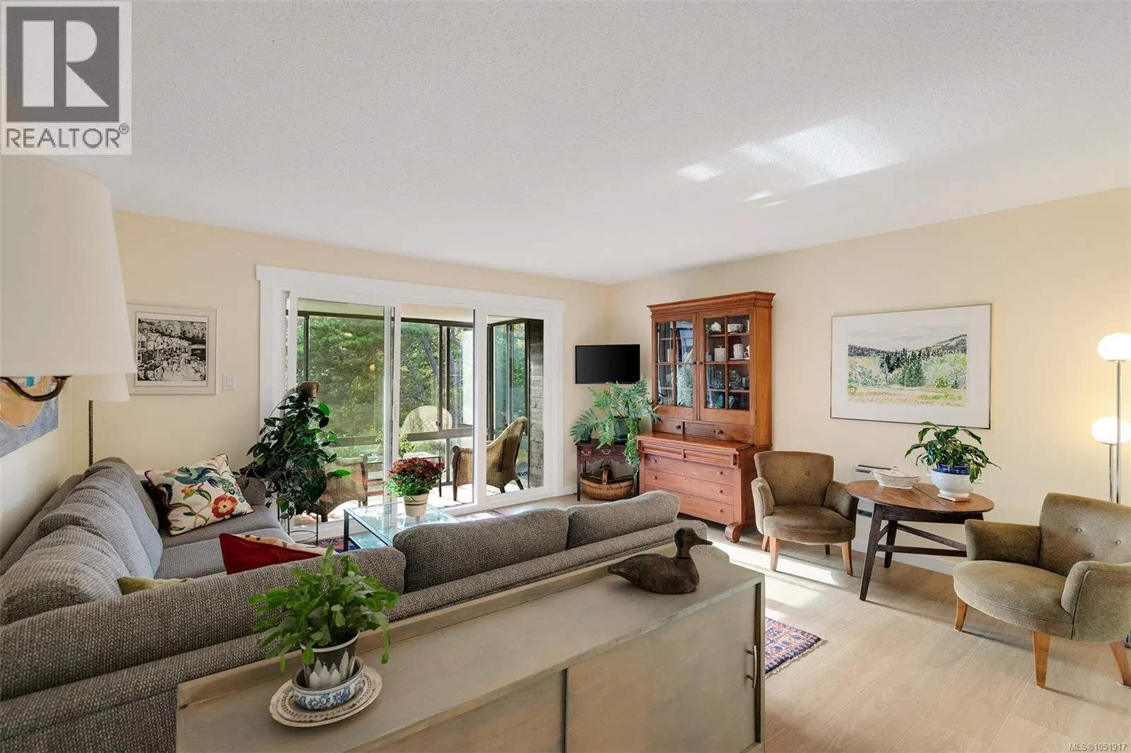 Photo 1 of 46 at #416 – 1433 Faircliff Lane