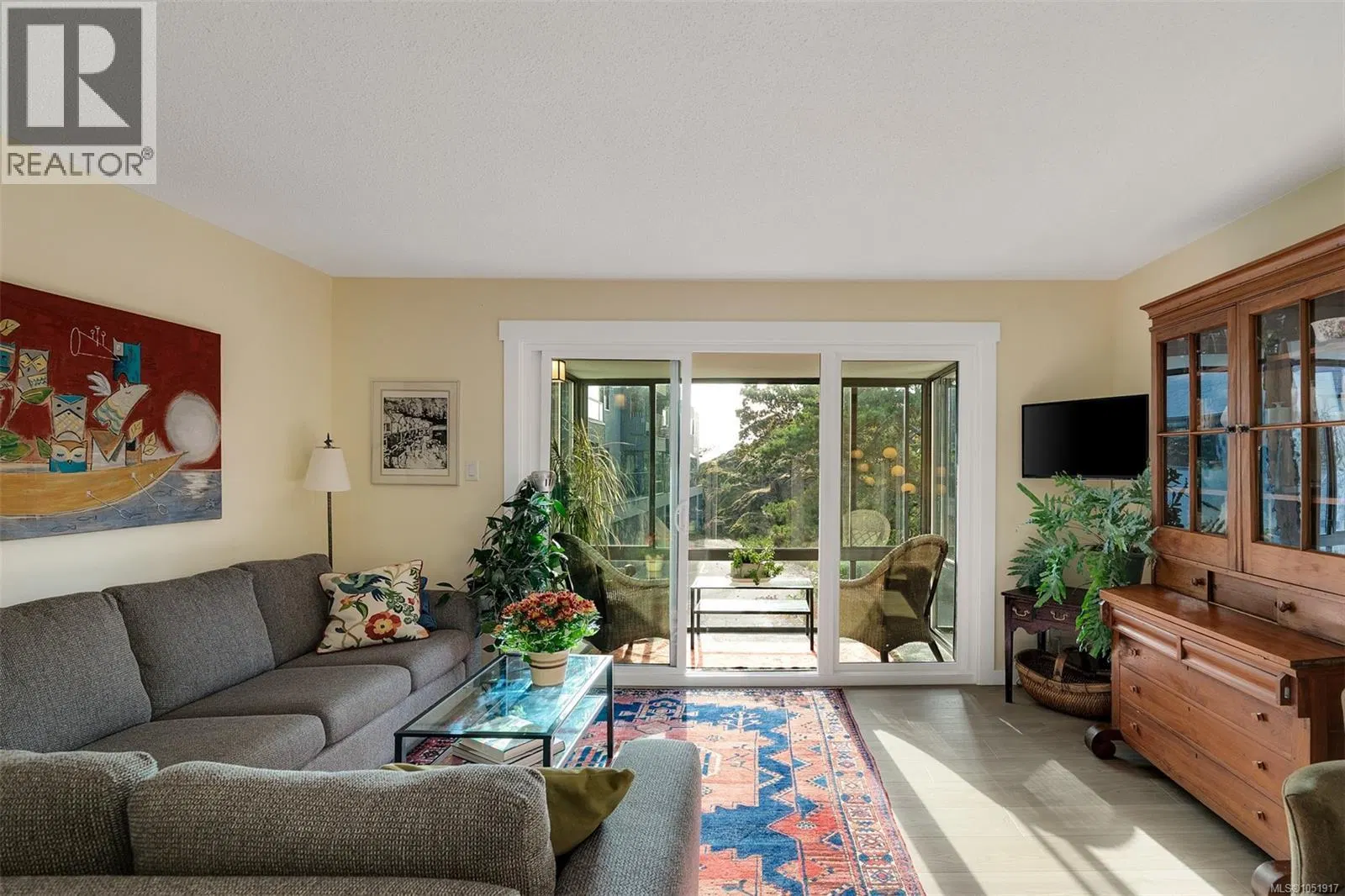 Photo 2 of 46 at #416 – 1433 Faircliff Lane