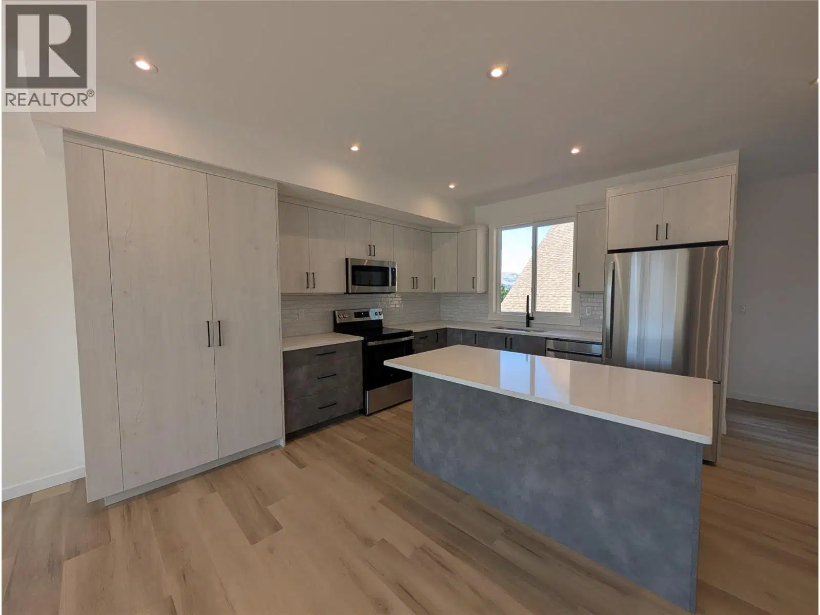 #4 – 3602 Pleasant Valley Road