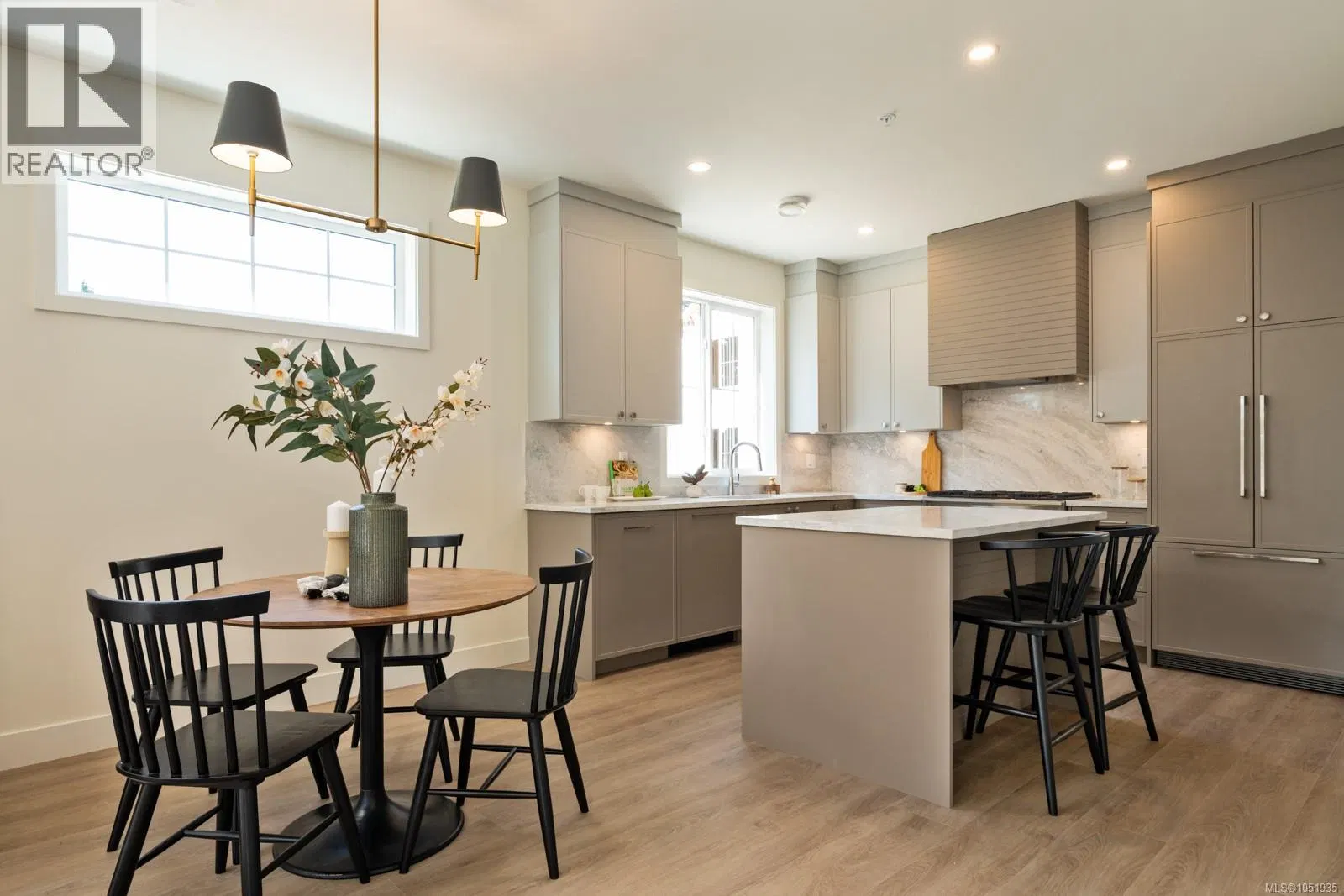 Photo 4 of 30 at #214 – 2770 Vantilburg Crescent