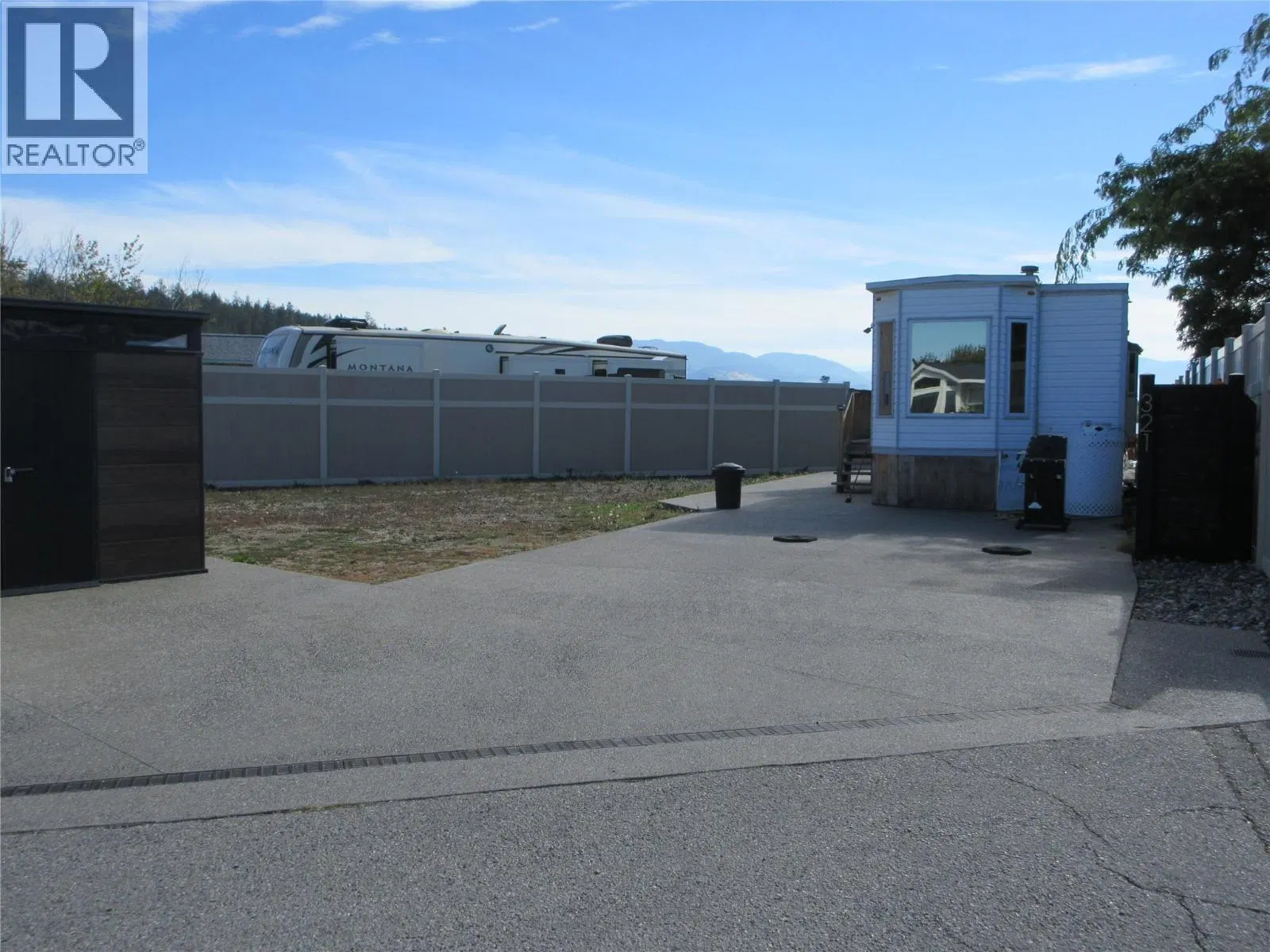 Photo 1 of 14 at #321 – 415 Commonwealth Road