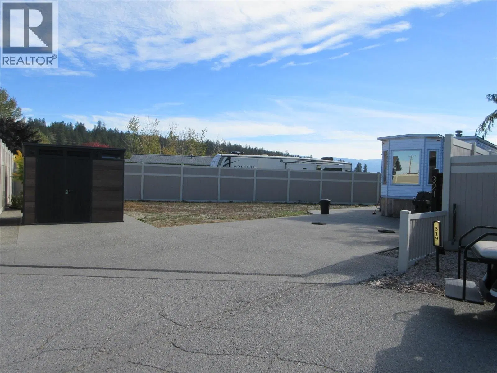 Photo 2 of 14 at #321 – 415 Commonwealth Road