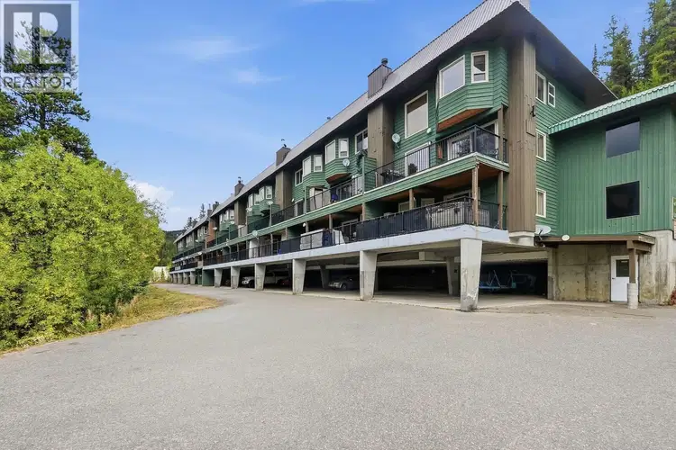 #805 – 225 CLEARVIEW Road