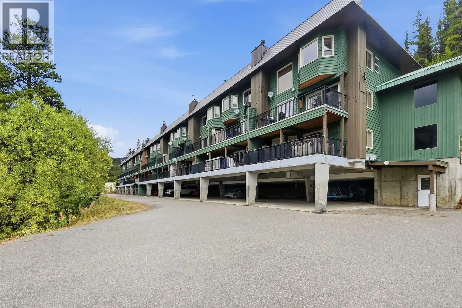 #805 – 225 CLEARVIEW Road