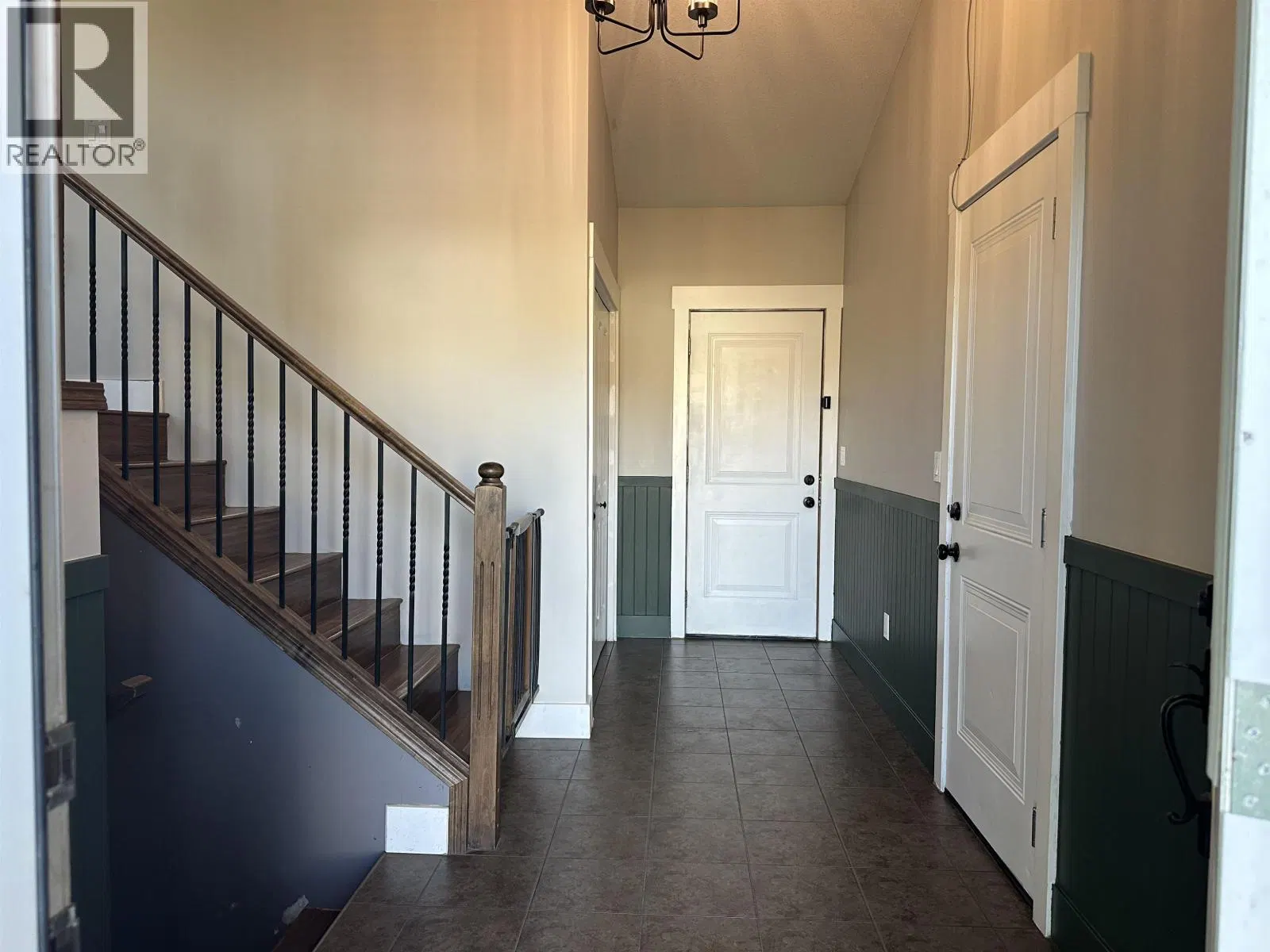 Photo 4 of 34 at 10216 97 Street