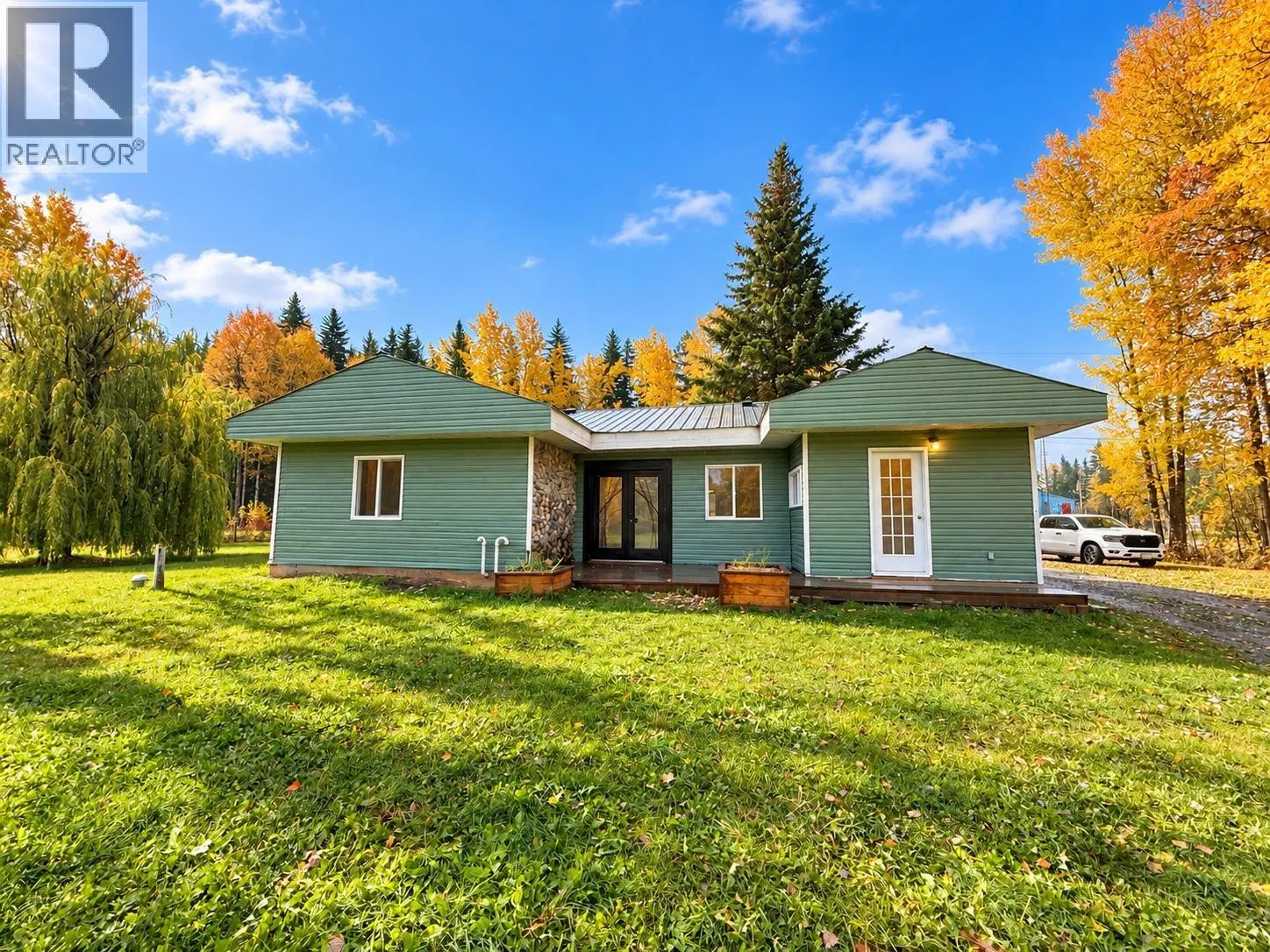 Photo 5 of 40 at 3925 AIRD Road