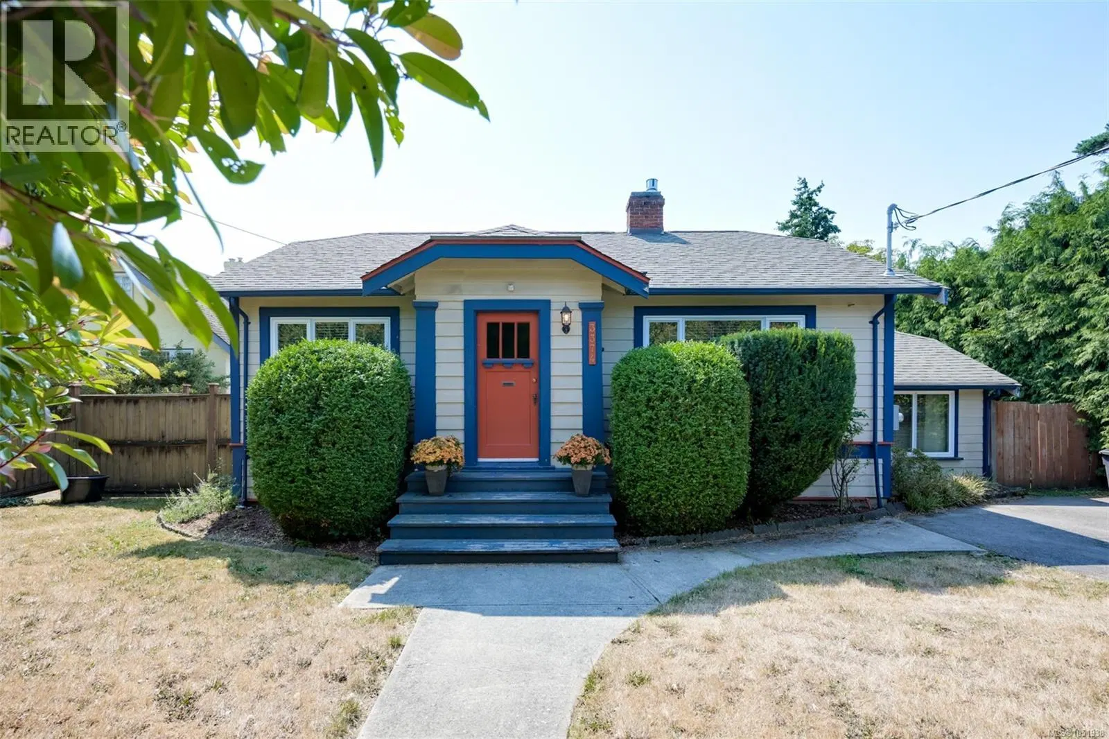 Photo 2 of 46 at 3374 Cook Street