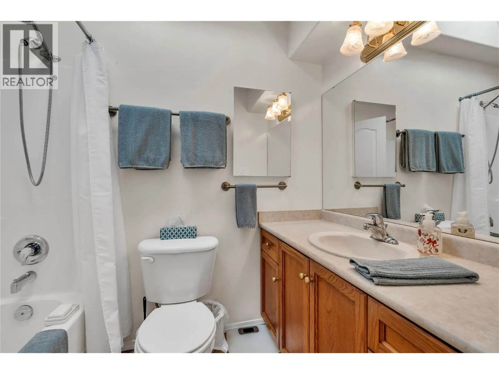 Photo 3 of 46 at 546 Redwing Drive
