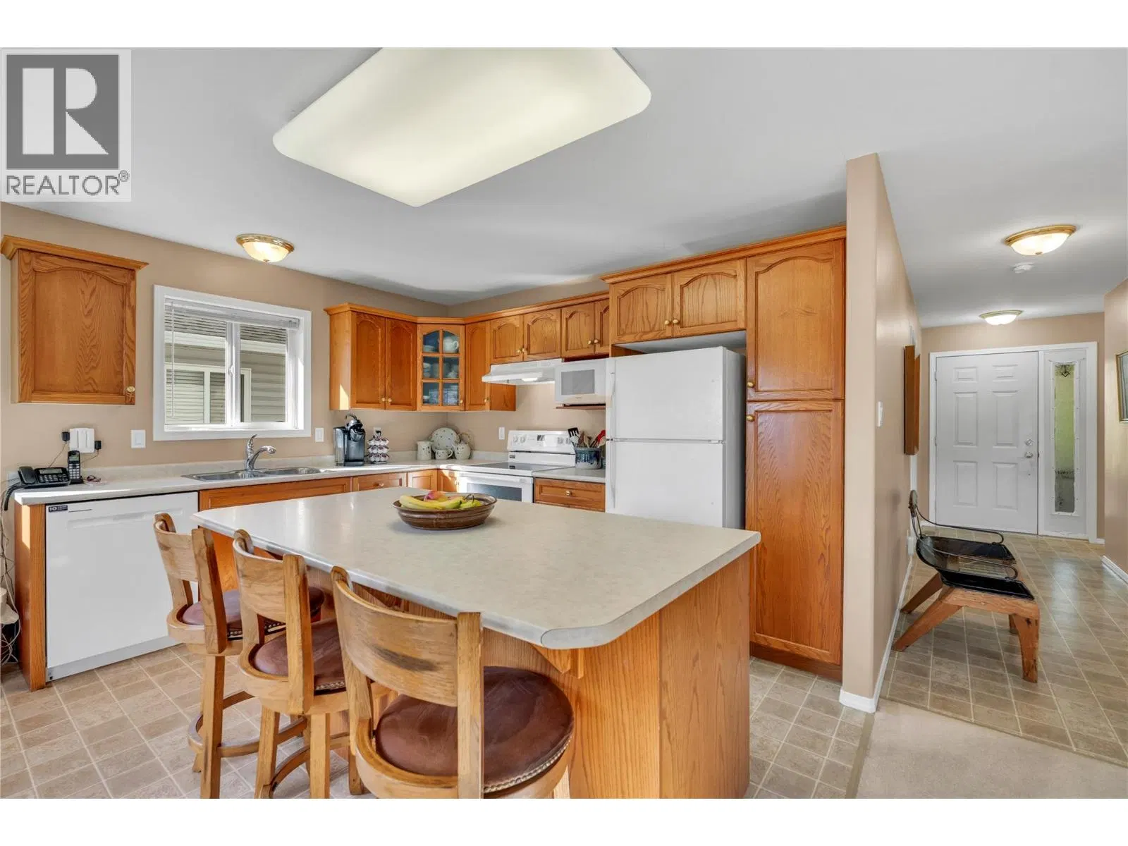 Photo 5 of 46 at 546 Redwing Drive