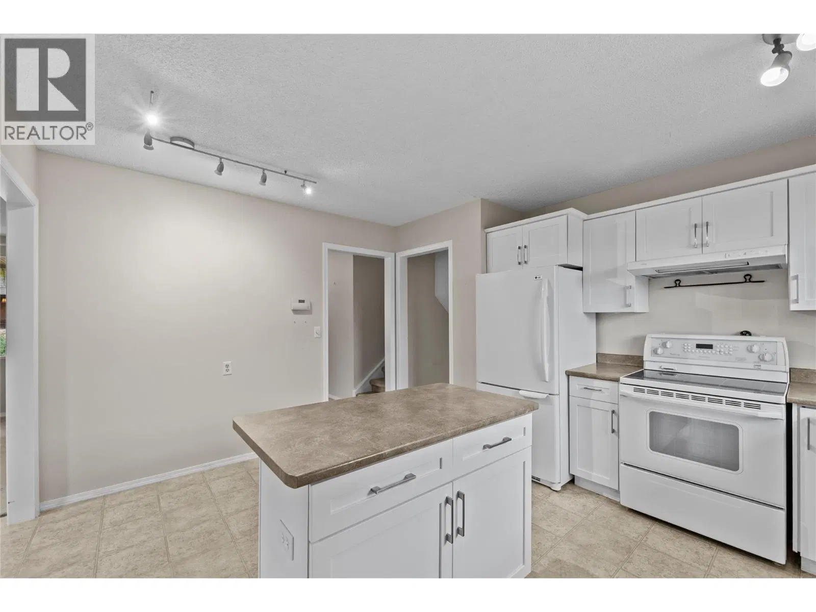 Photo 4 of 52 at 2161 Perryville Place