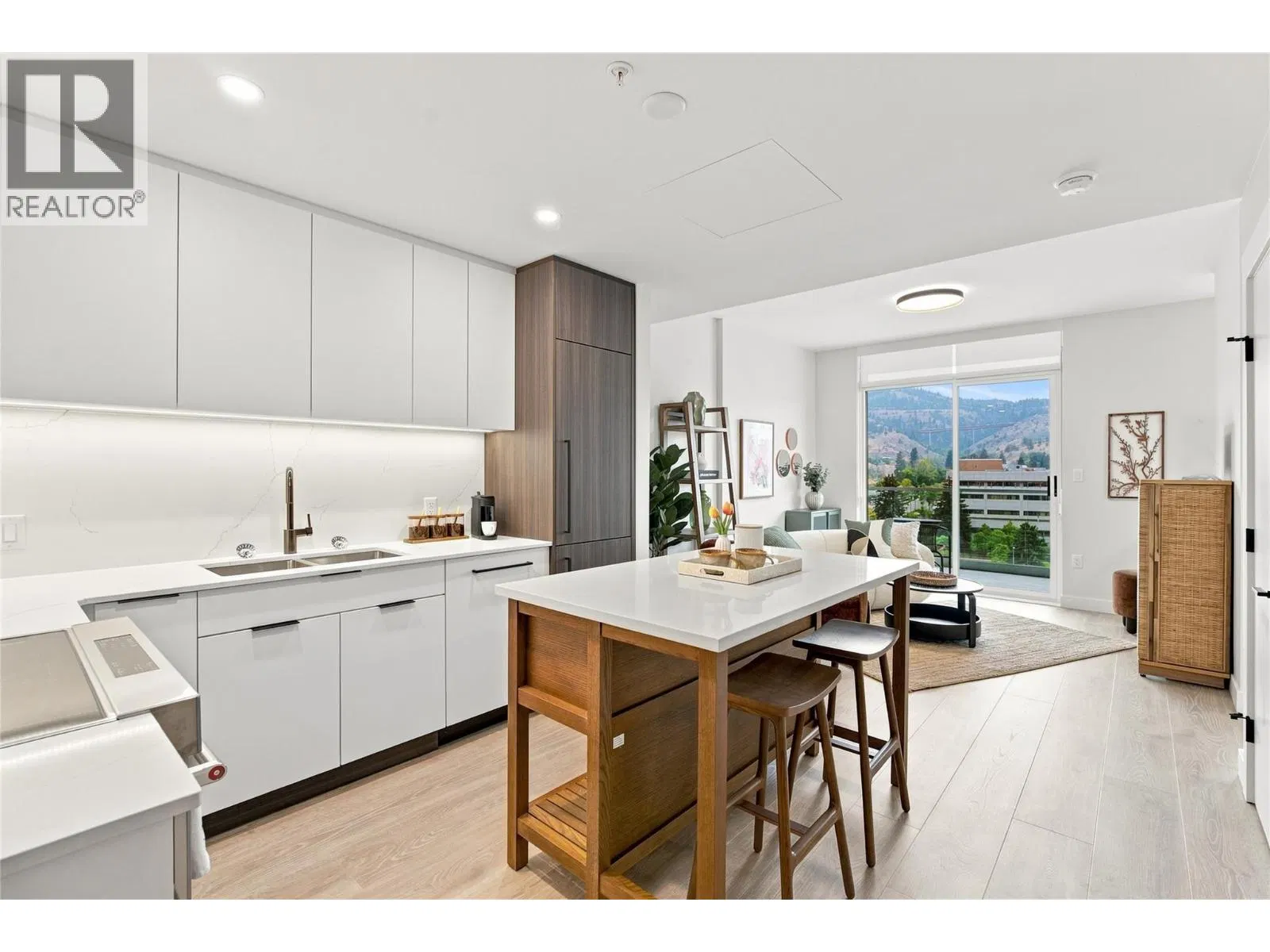 Photo 4 of 41 at #1005 – 460 Nicola Street