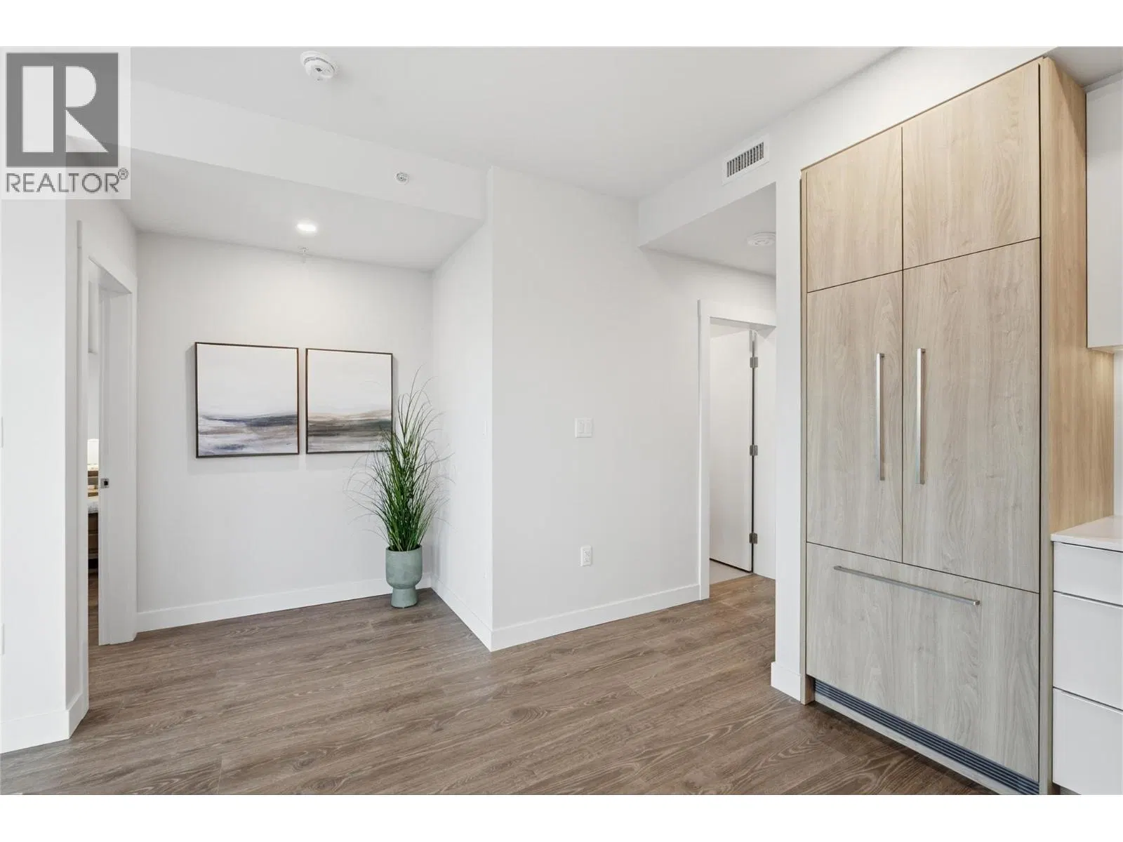 Photo 3 of 26 at #1008 – 460 Nicola Street
