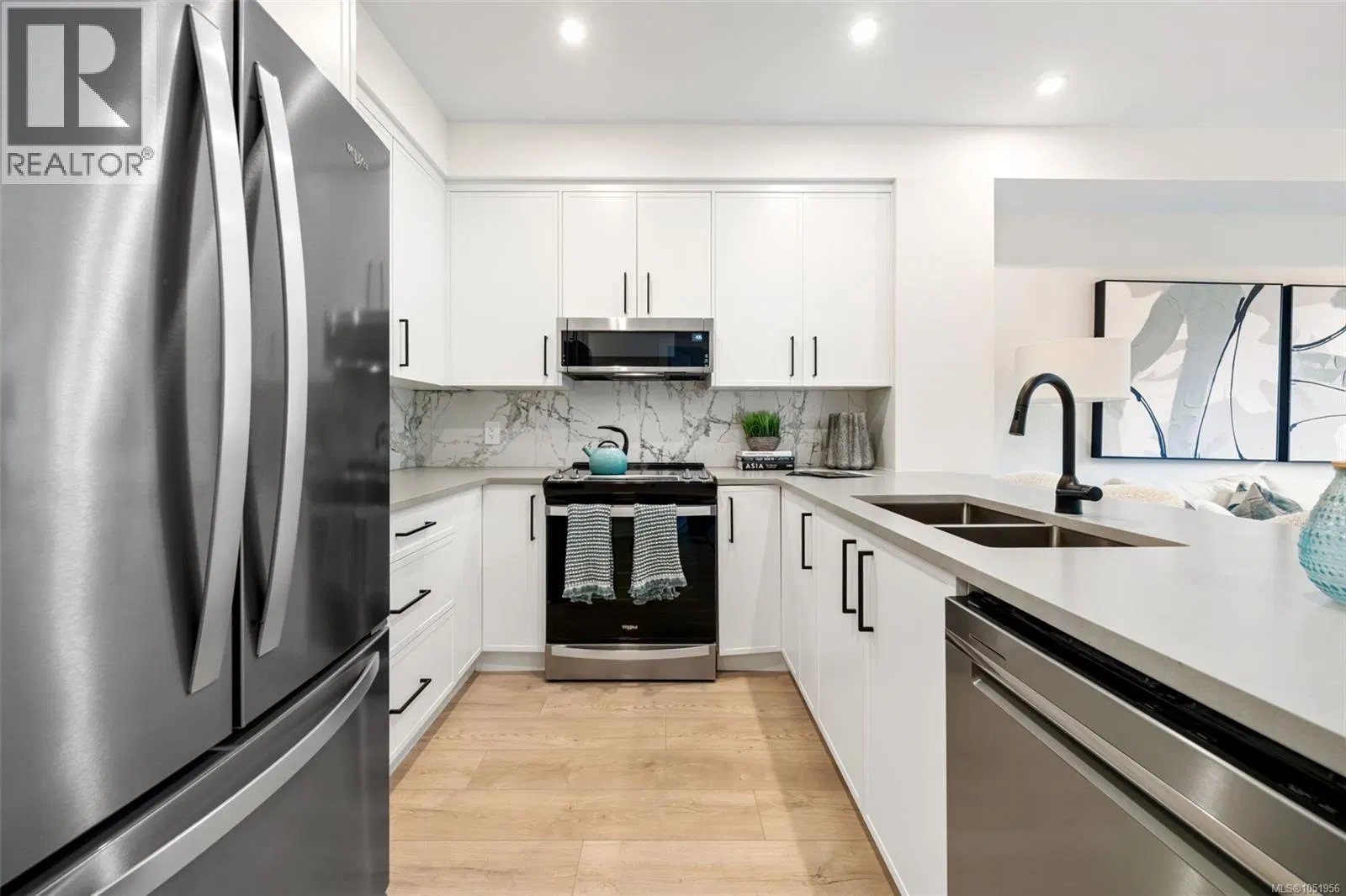 Photo 5 of 9 at #109 – 1371 Goldstream Avenue