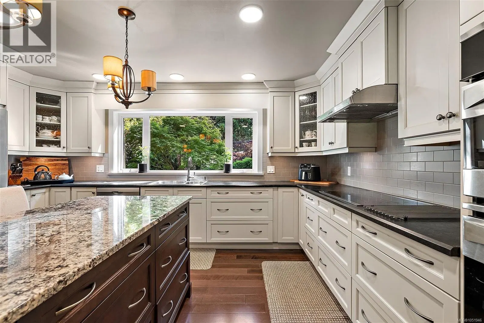 Photo 4 of 35 at 10936 Boas Road