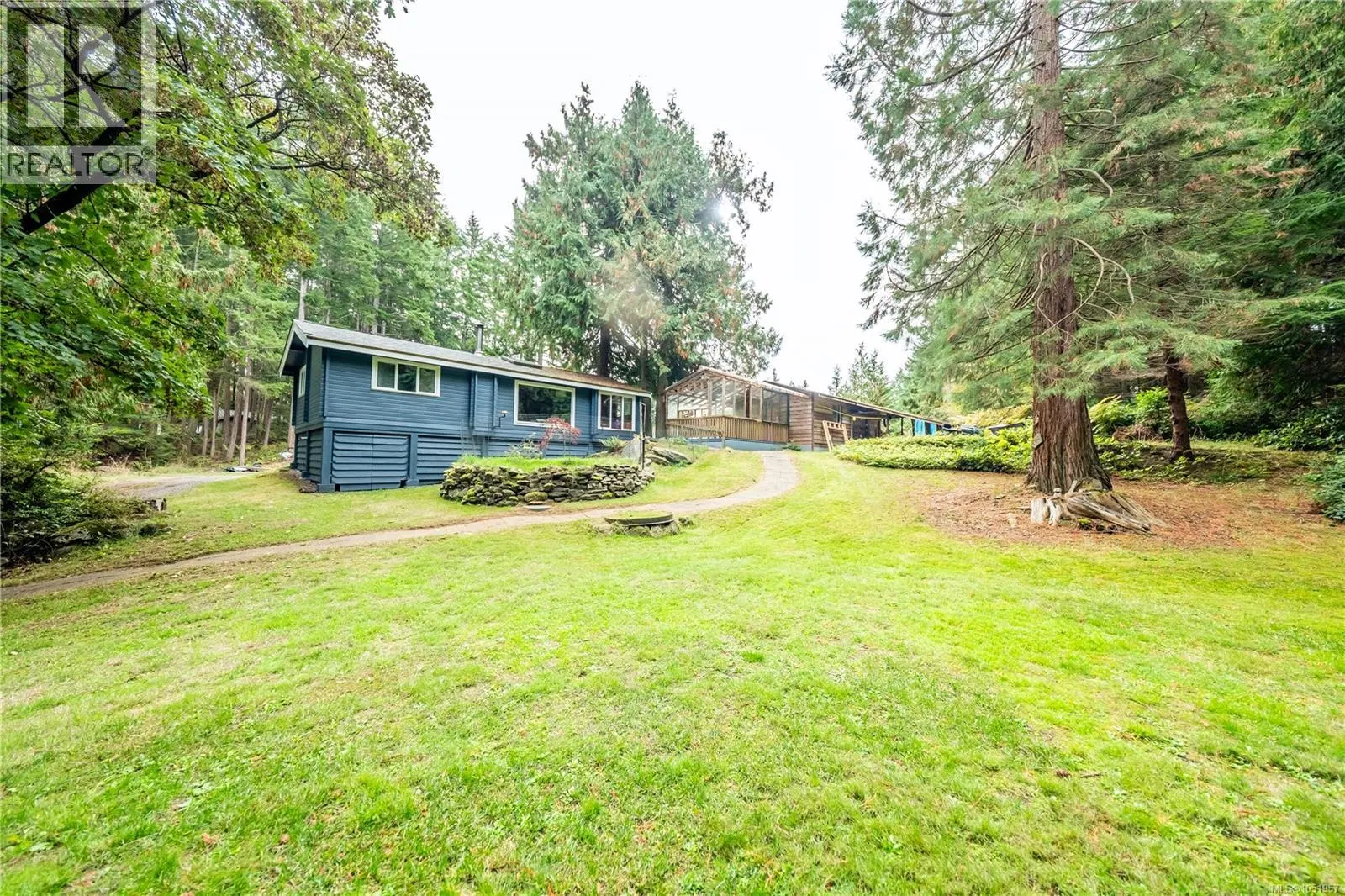 Photo 2 of 47 at 336 Hemlock Avenue