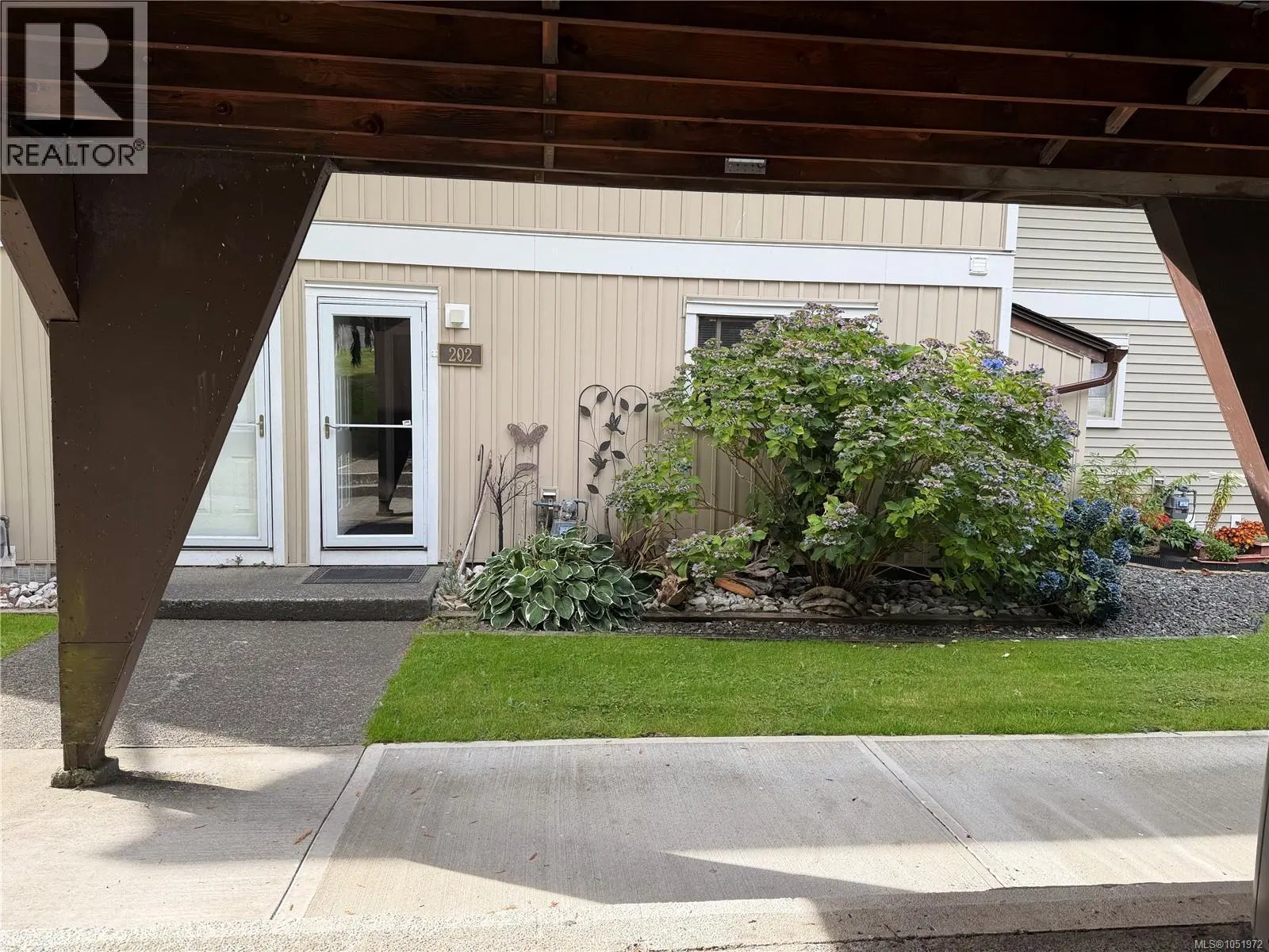 Photo 2 of 26 at 202 Haida Avenue