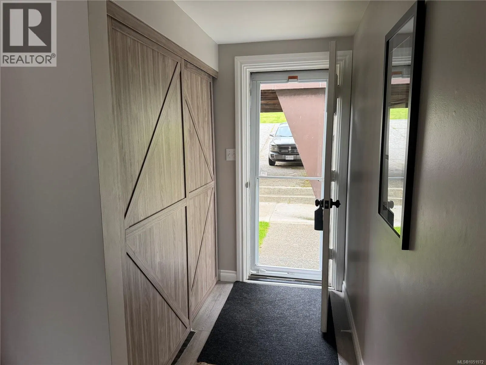 Photo 3 of 26 at 202 Haida Avenue