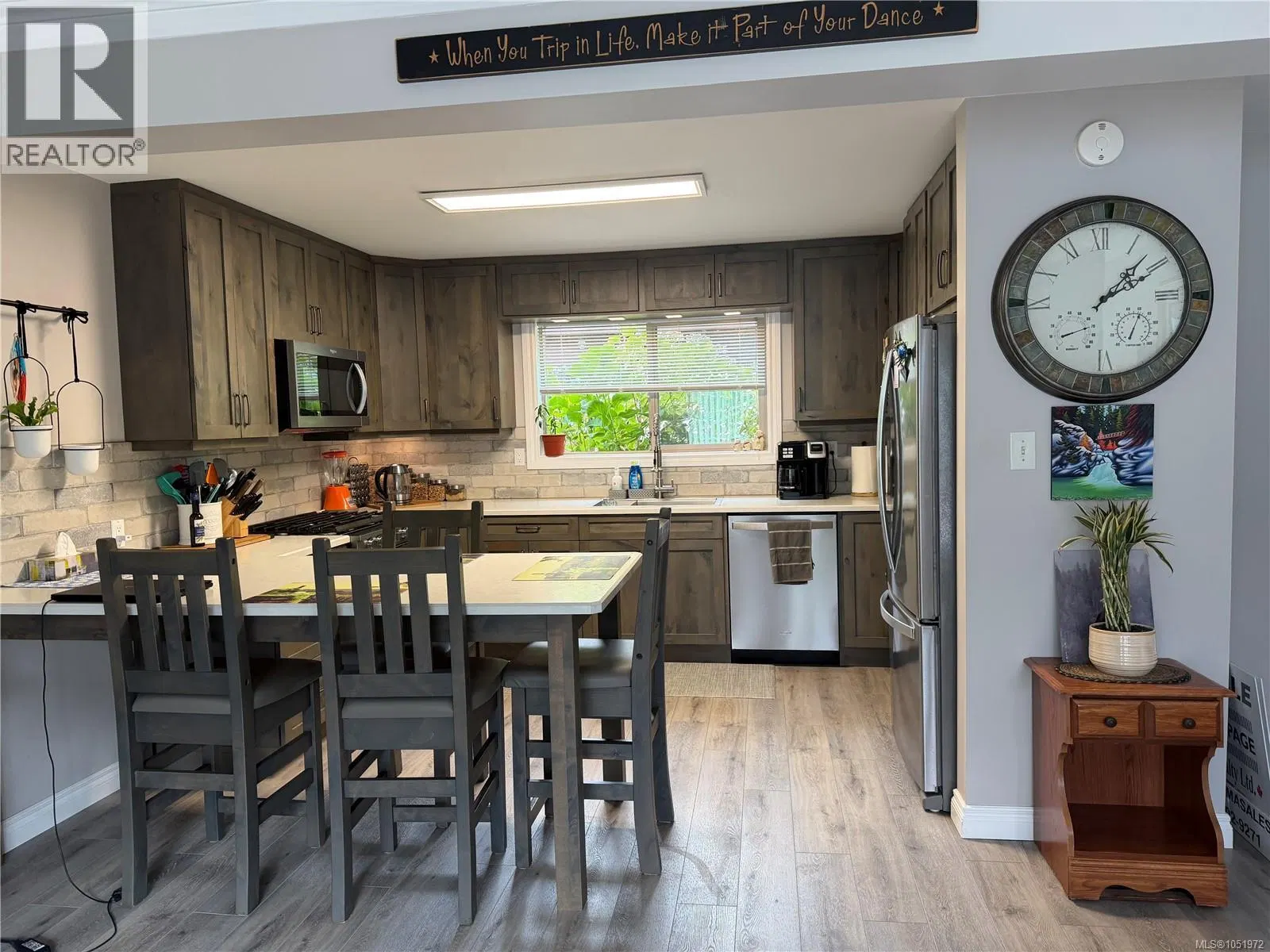 Photo 4 of 26 at 202 Haida Avenue