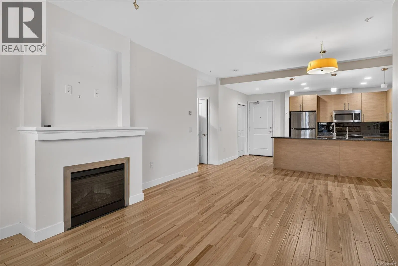 Photo 4 of 53 at #306 – 4394 West Saanich Road