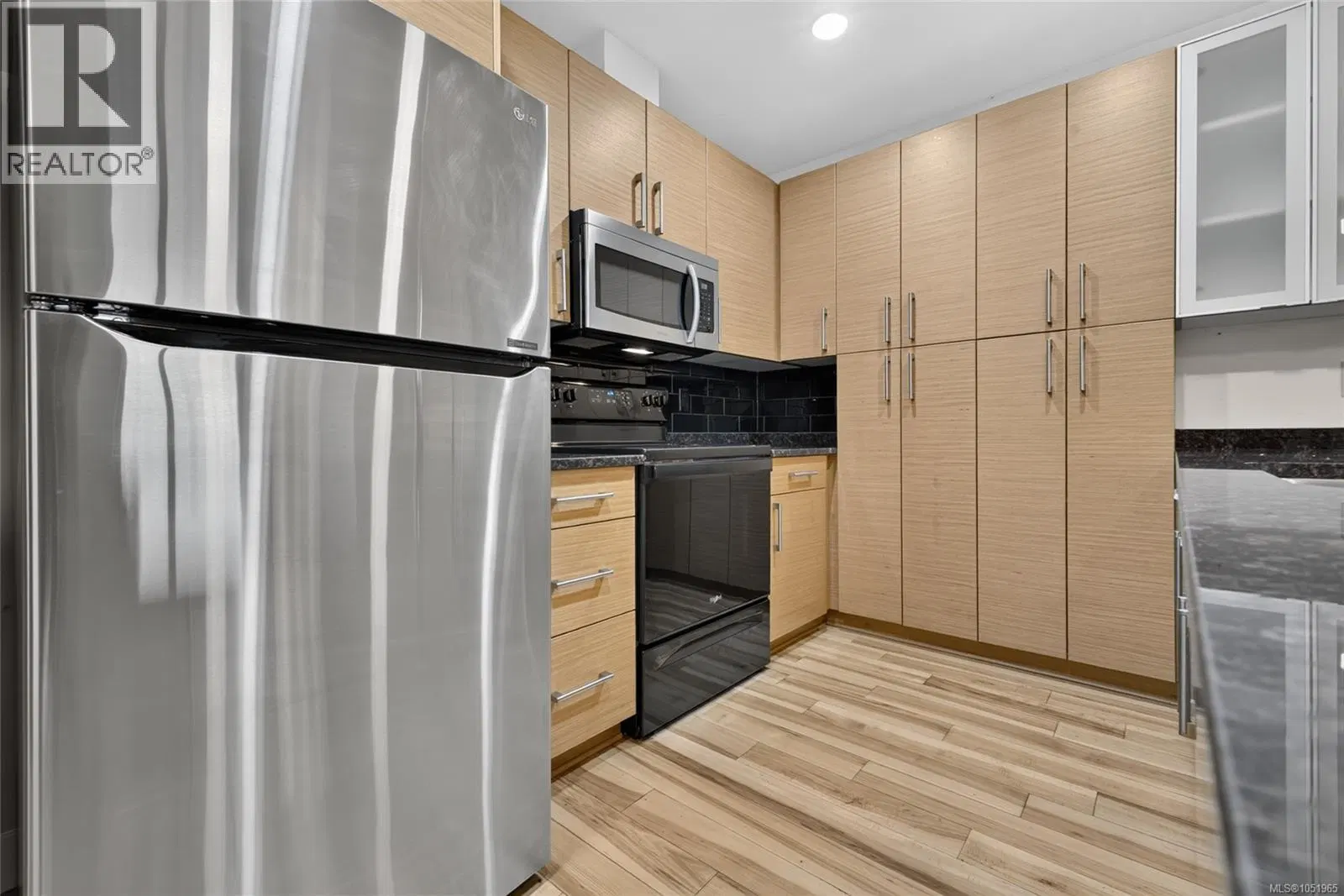 Photo 5 of 53 at #306 – 4394 West Saanich Road