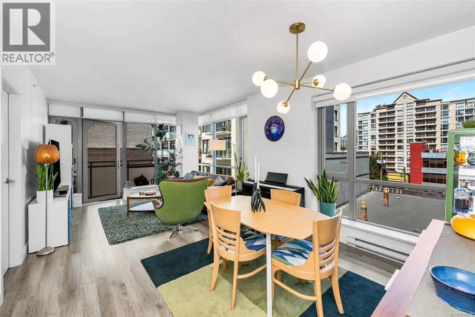 #402 – 838 Broughton Street