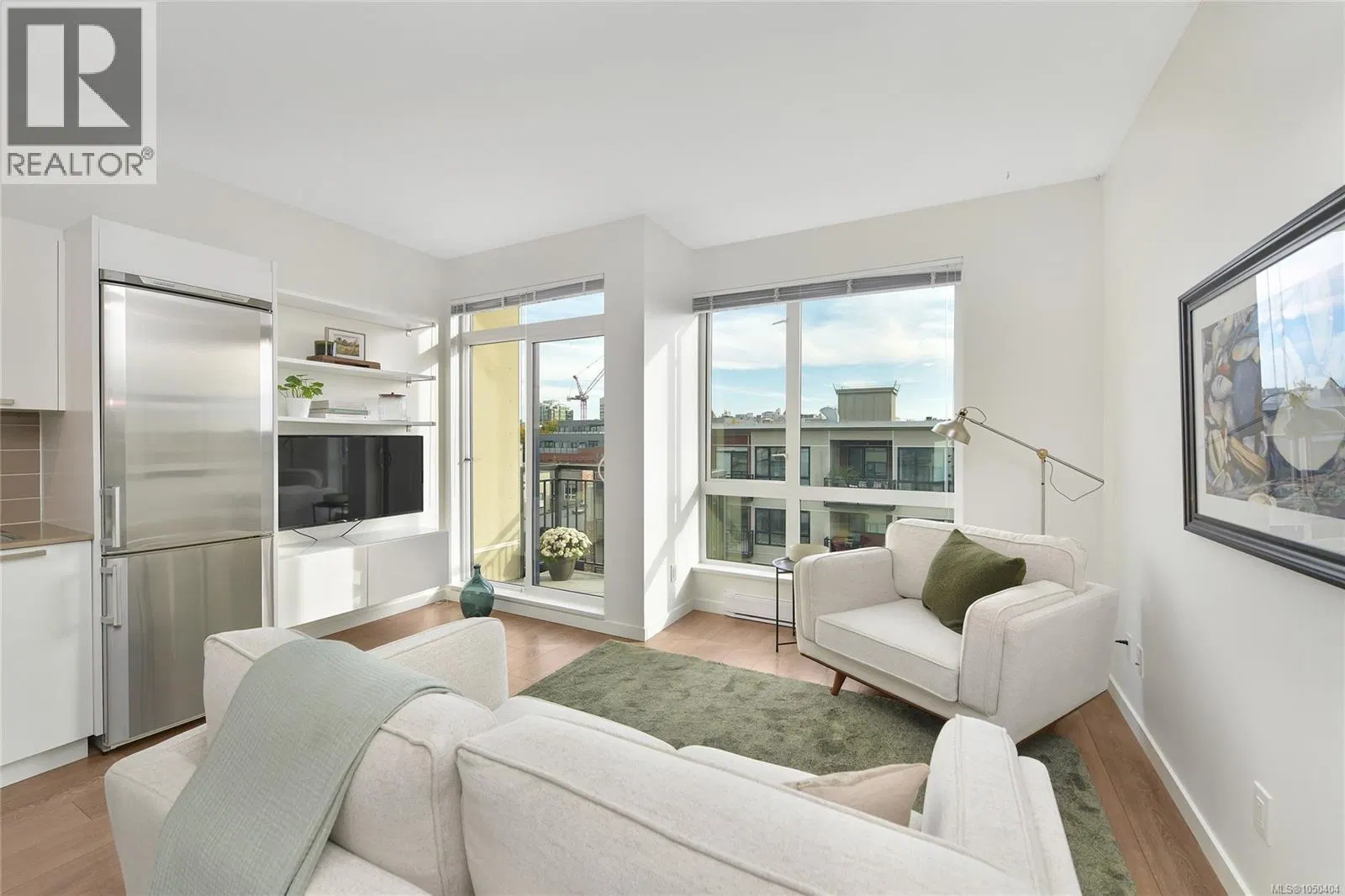 Photo 3 of 50 at #516 – 517 Fisgard Street