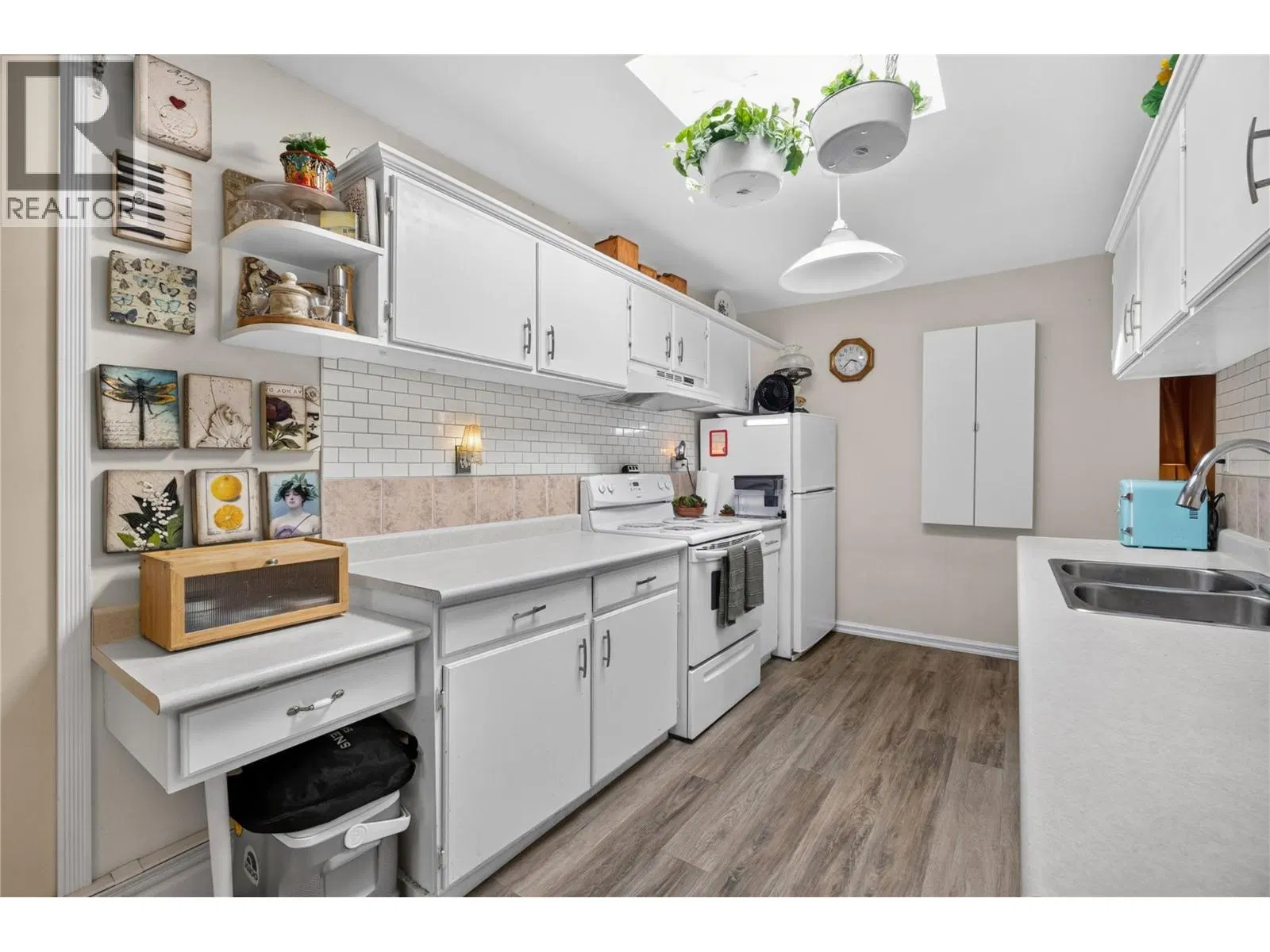 Photo 5 of 24 at #59 – 310 Yorkton Avenue