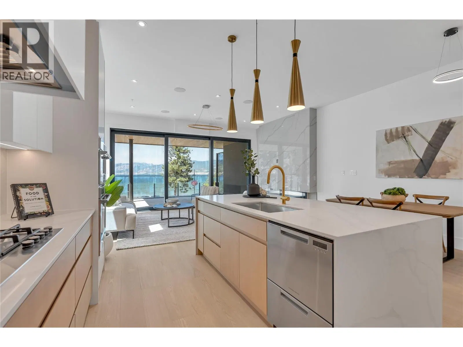 Photo 5 of 28 at #202 – 602 Lakeshore Drive