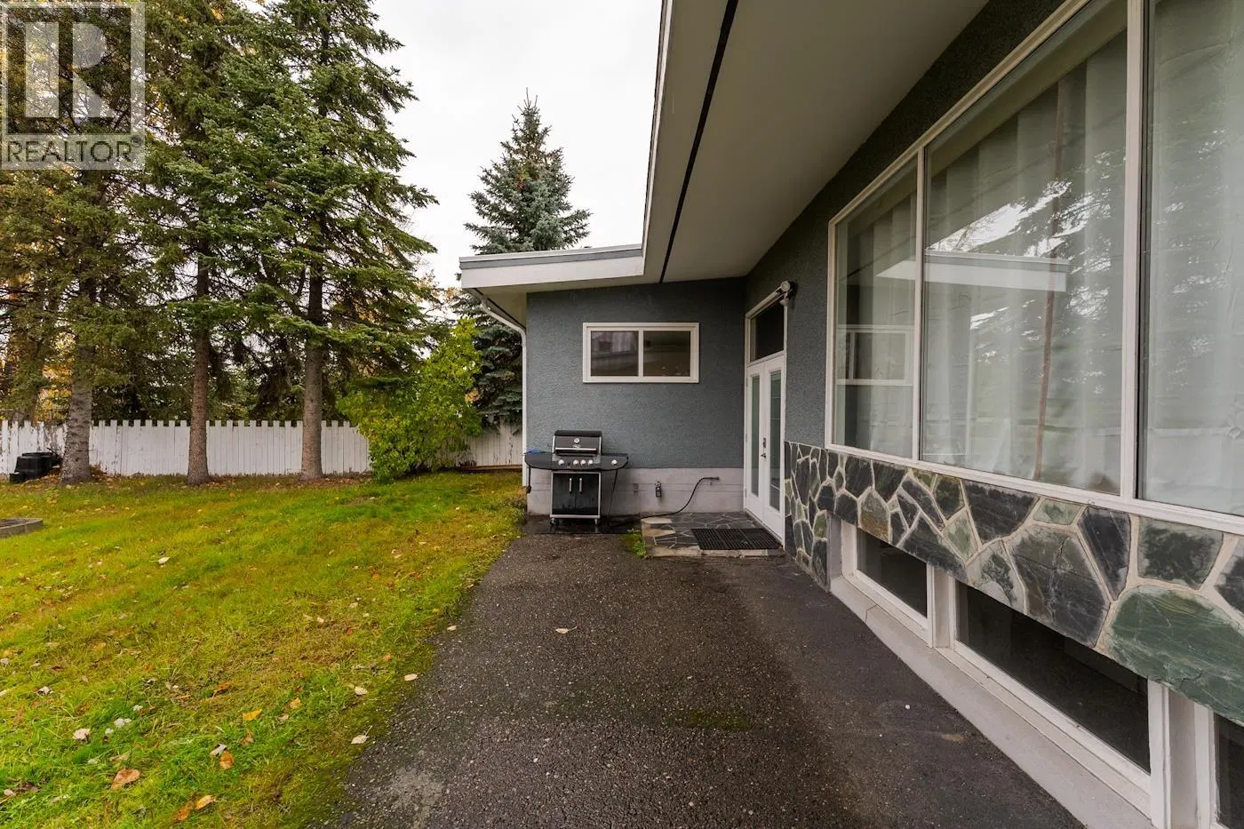 Photo 4 of 39 at 3121 NECHAKO Drive