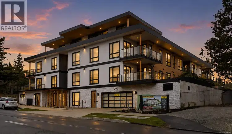 #205 – 990 Doumac Avenue