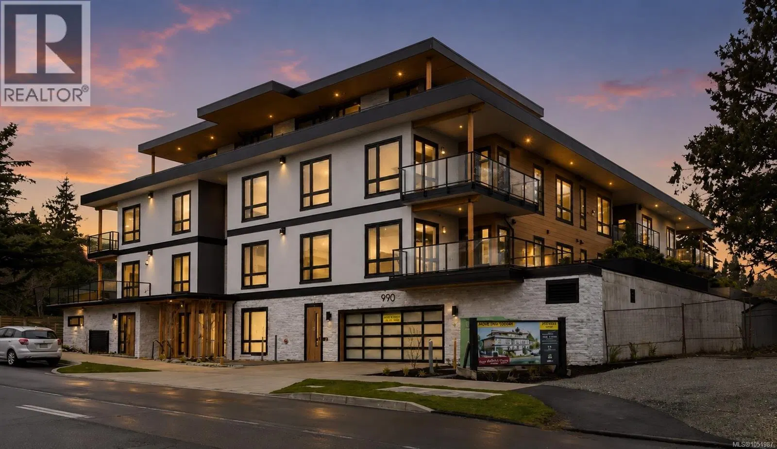 #205 – 990 Doumac Avenue