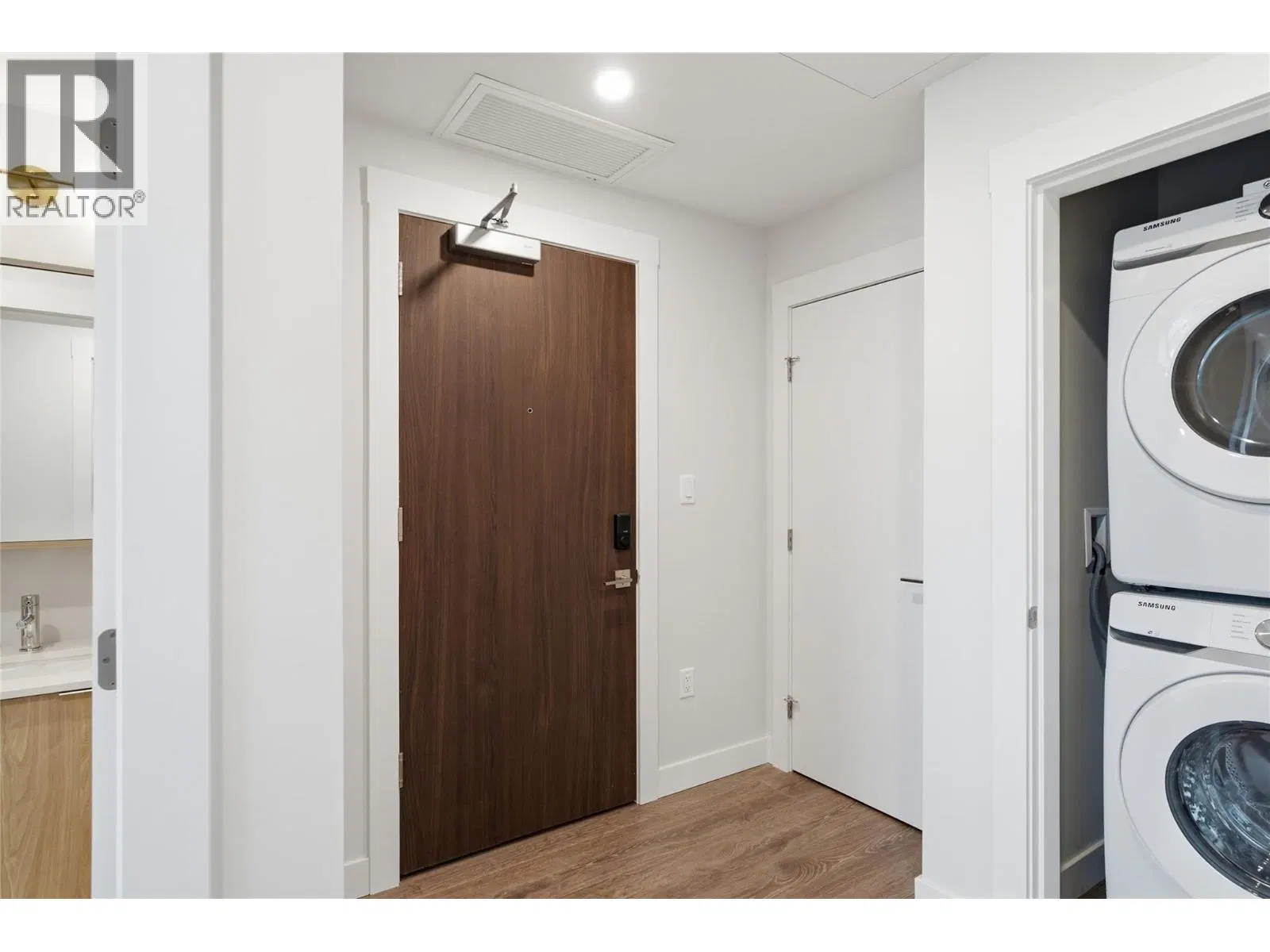 Photo 2 of 33 at #508 – 460 Nicola Street